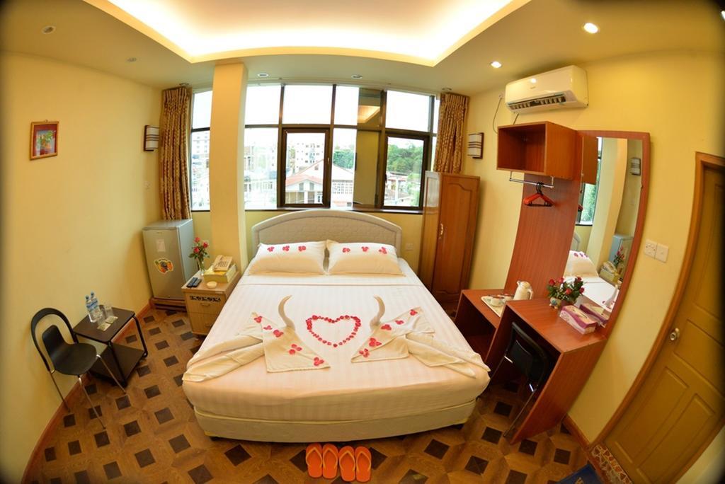 New Golden Forward Hotel Янгон Екстер'єр фото