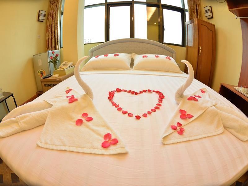 New Golden Forward Hotel Янгон Екстер'єр фото