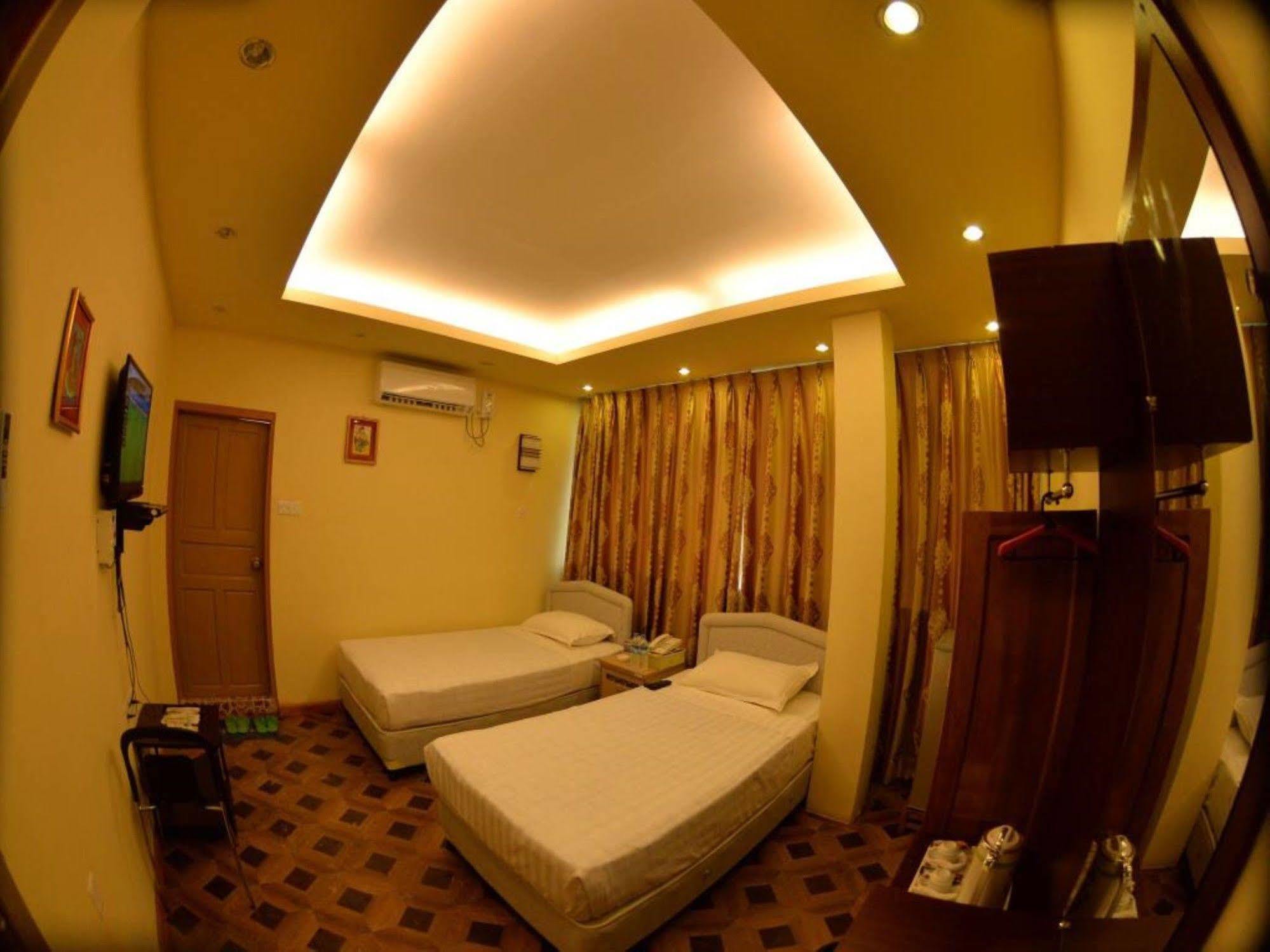New Golden Forward Hotel Янгон Екстер'єр фото