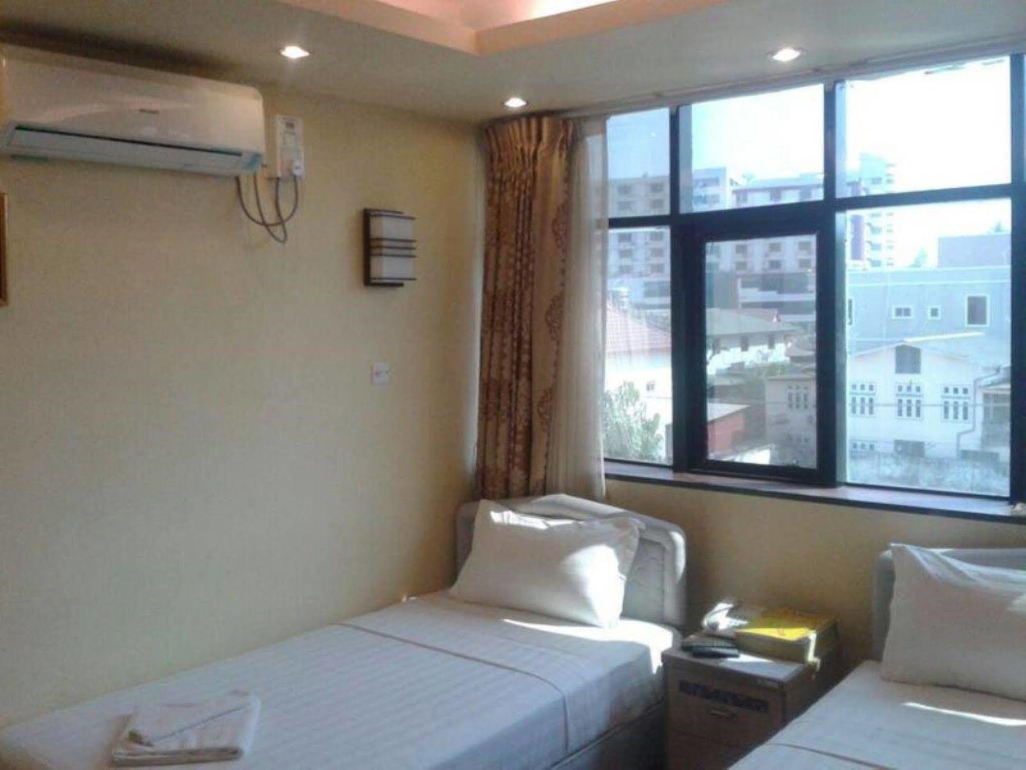New Golden Forward Hotel Янгон Екстер'єр фото