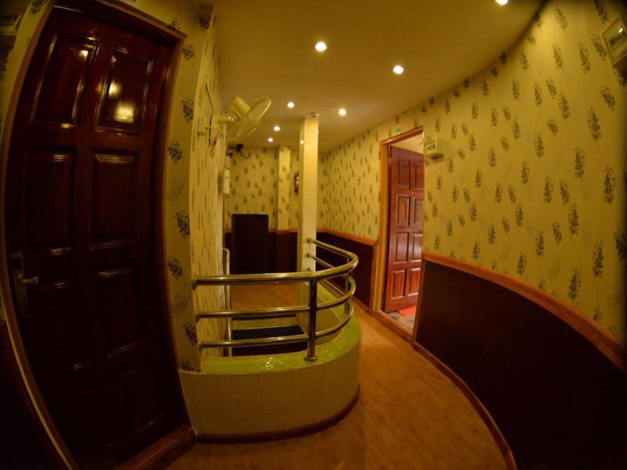 New Golden Forward Hotel Янгон Екстер'єр фото