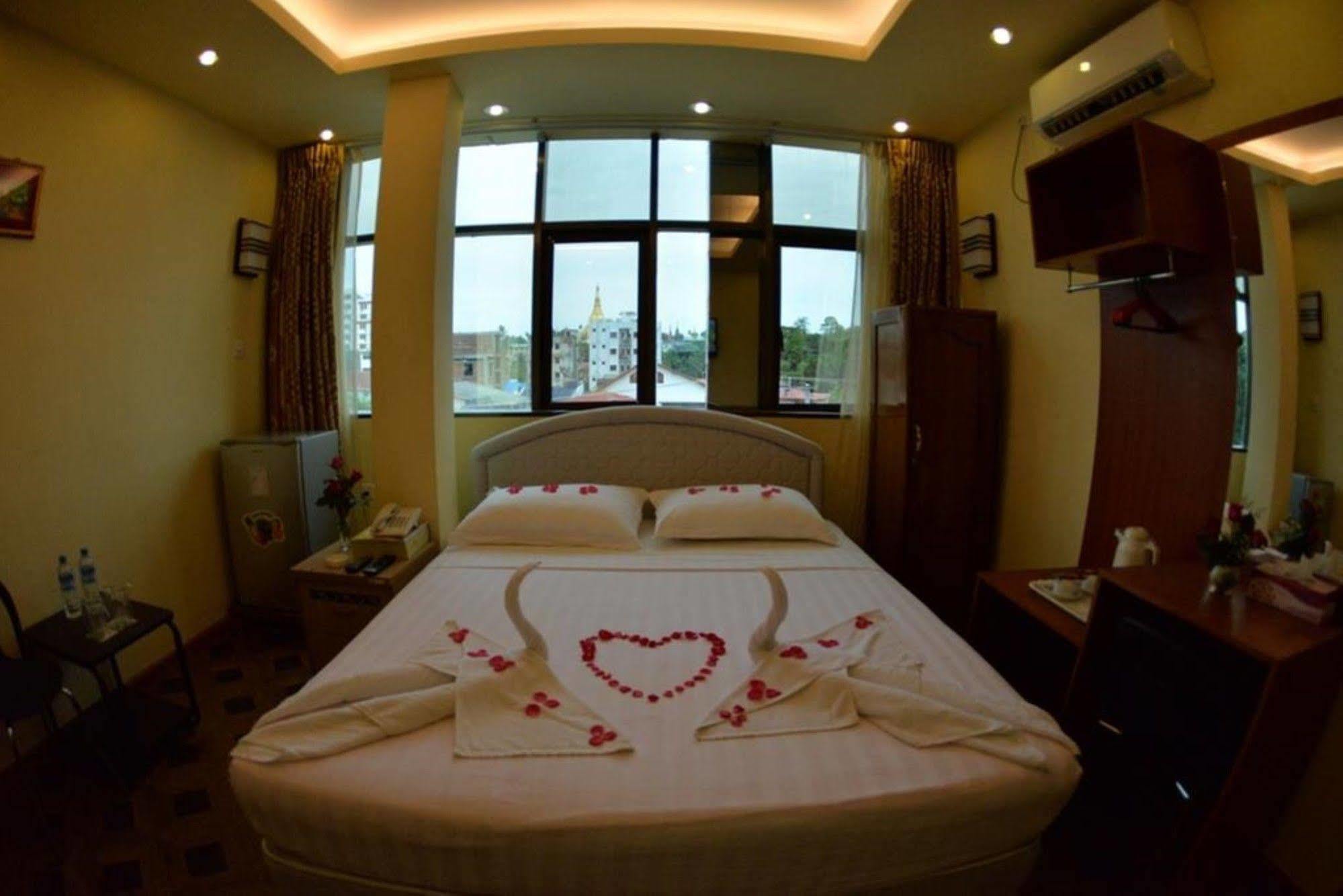 New Golden Forward Hotel Янгон Екстер'єр фото